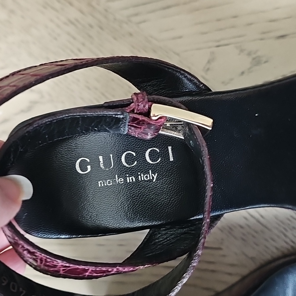 Gucci Women's Burgundy Sandals Size 7 - Picture 5 of 11